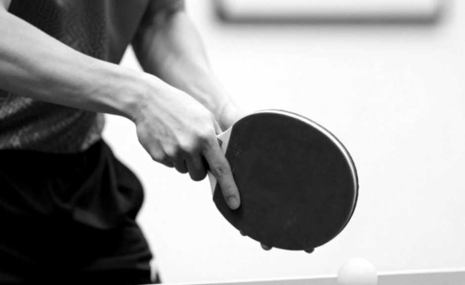 Chín chương, không một dòng dữ liệu: khi bản phân tích bóng bàn trả về trang giấy trắng
