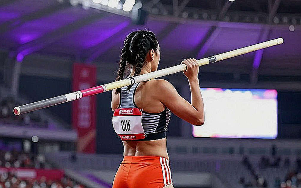 Amy Hunt và màn trình diễn 22,16 giây: Khi đường cong trở thành tuyên ngôn