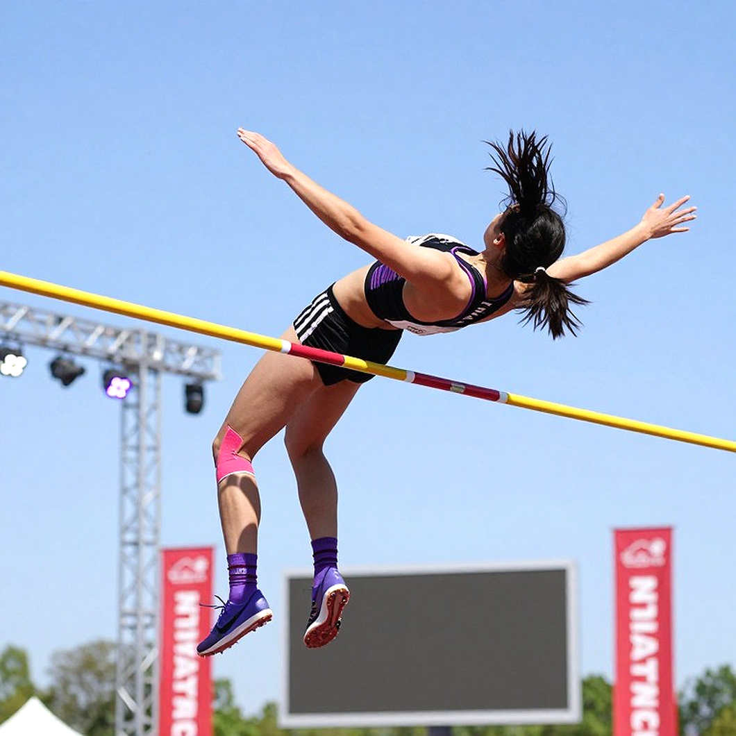 Amy Hunt's 22.16s Sprint: When the Bend Becomes a Statement Amy Hunt's 22.16s Sprint: When the Bend Becomes a Statement