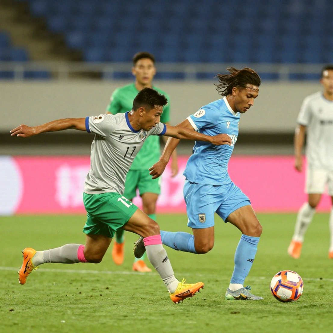 Khoảng cách giữa đội tuyển quốc gia và V.League: Bài toán chưa có lời giải của bóng đá Việt Nam