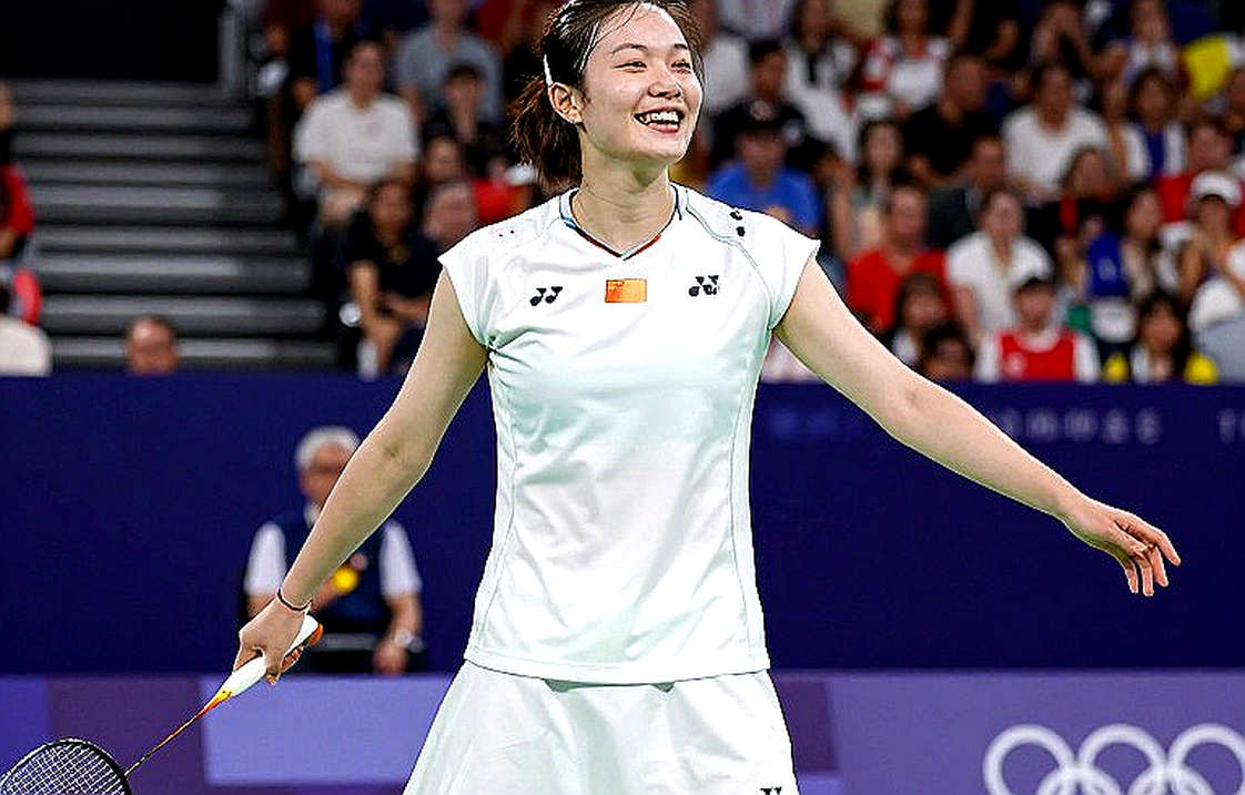 Đường cong 21-12, 19-21, 14-21: Khi nhà vô địch Asian Games hết pin đúng lúc set ba bắt đầu