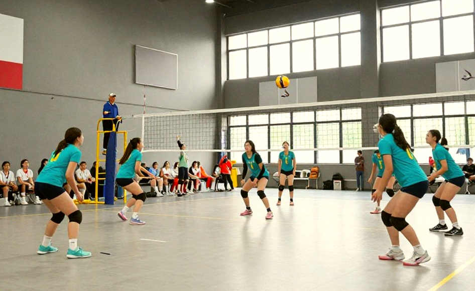 Nebraska quét Creighton 3-0 và cột mốc 15.405 khán giả: Khi khán đài là dữ liệu, không phải tiếng ồn