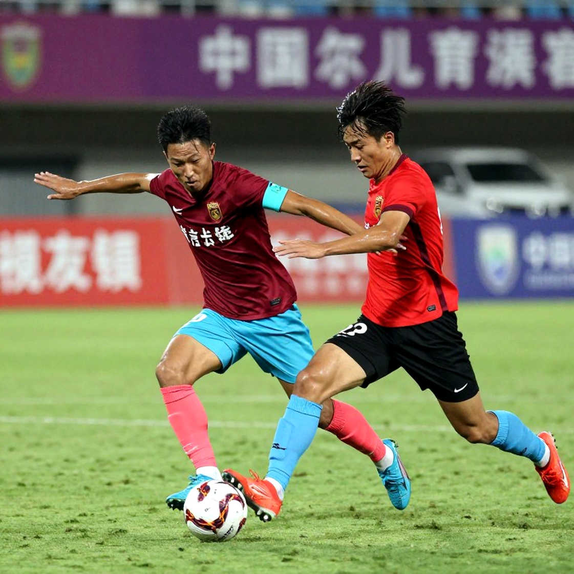 V.League và bài toán hai trận một tuần: Chấn thương hiếm khi bắt đầu từ một pha vào bóng V.League và bài toán hai trận một tuần: Chấn thương hiếm khi bắt đầu từ một pha vào bóng