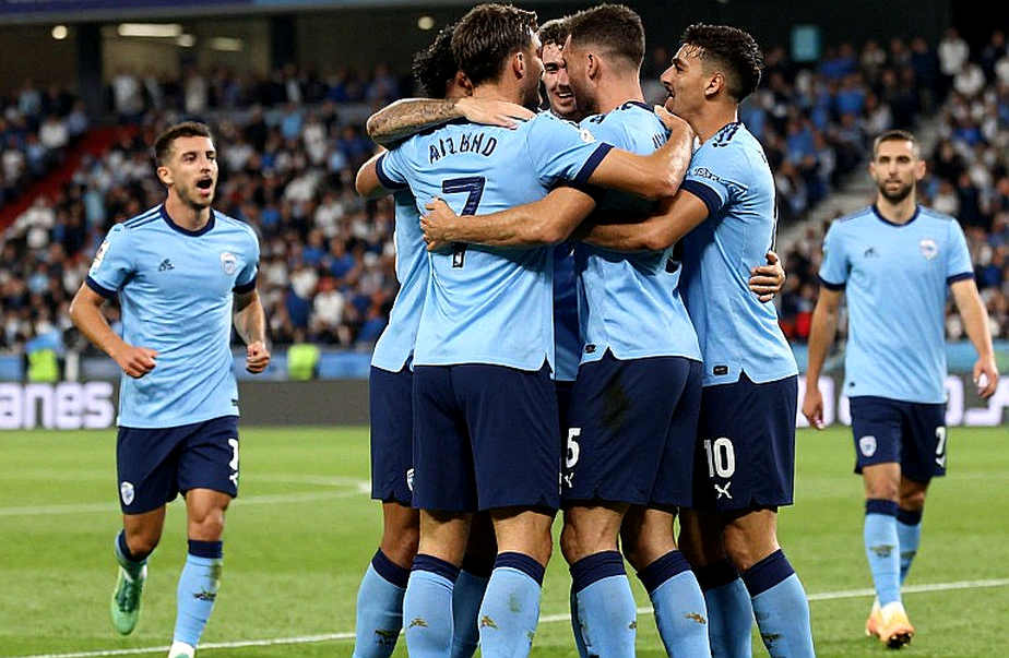 Đêm Osaka thức trắng: Khi cả thế giới cúi đầu trước quyết định của Messi Đêm Osaka thức trắng: Khi cả thế giới cúi đầu trước quyết định của Messi