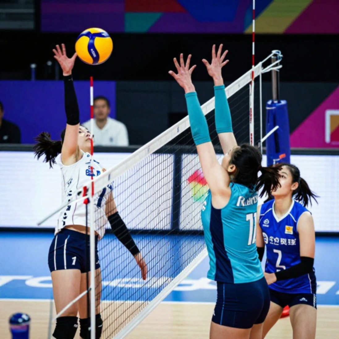 Nebraska hạ Creighton 3-0 trước 15.405 khán giả: sức ép giao bóng, hiệu suất âm và phần im lặng của mô hình
