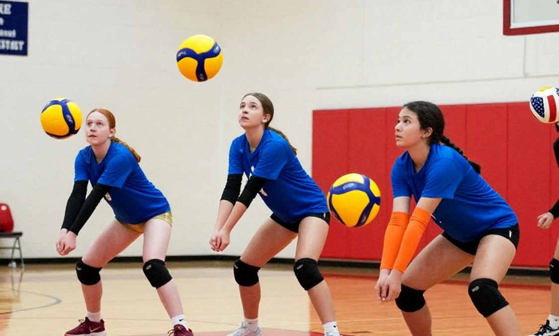 Tampere, 9.813 khán giả và set năm: Estonia hạ Phần Lan 3-2, Pool C ngã ngũ