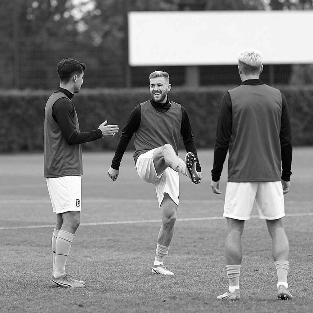 Derby Manchester: Khi VAR phán xử ở phút 12 và Donnarumma cứu City ở phút 95 Derby Manchester: Khi VAR phán xử ở phút 12 và Donnarumma cứu City ở phút 95