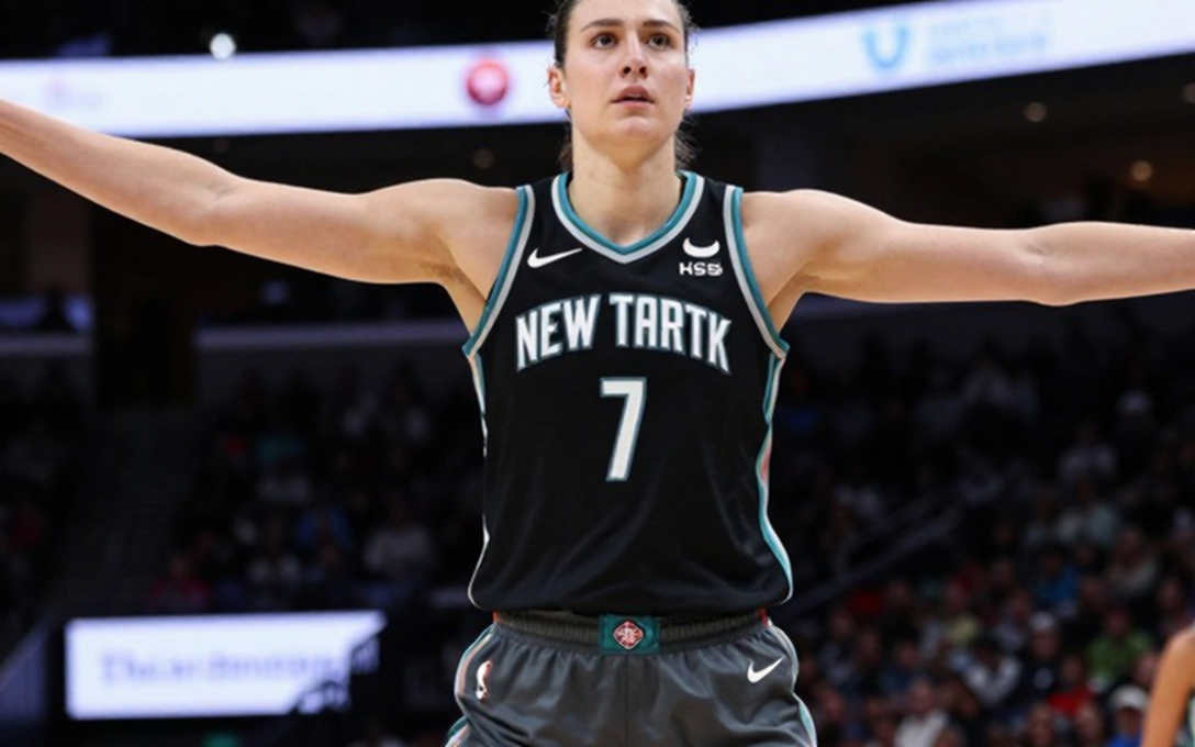 Valanciunas tỏa sáng, Zalgiris giành chiến thắng thứ hai liên tiếp ở preseason
